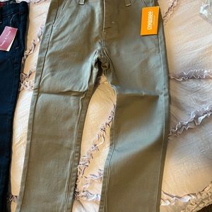 Gymboree toddler pant. 4T .New with tags